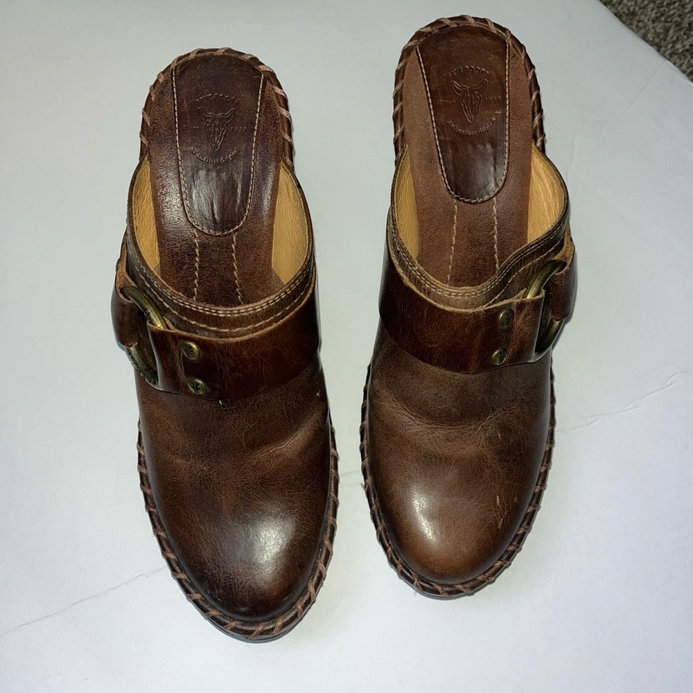 FRYE Charlotte ring brown leather clog mules 8